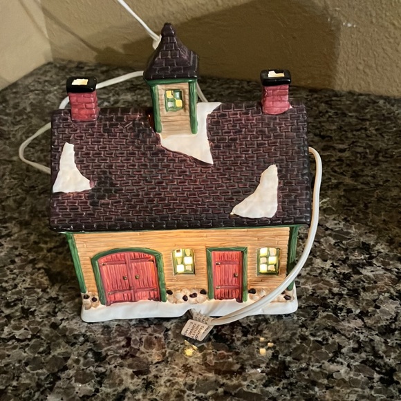 1994 CHRISTMAS VALLEY COLLECTIBLE MAPLEWOOD FARM LIGHTED BUILDING - Picture 4 of 12
